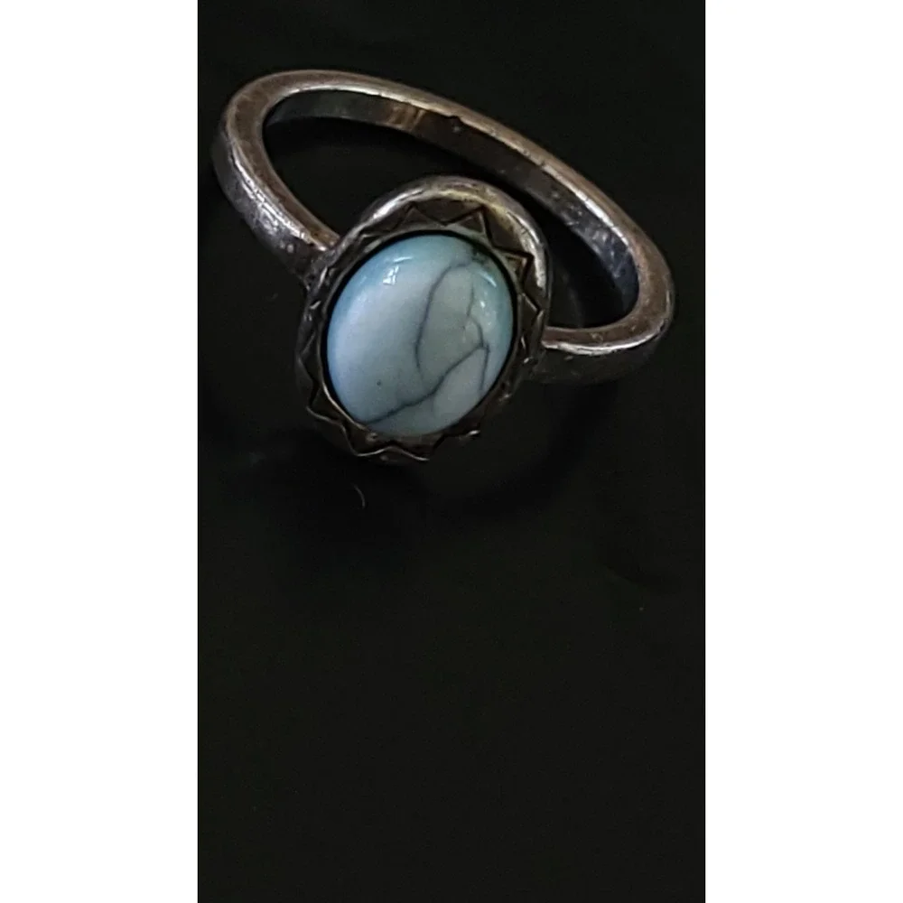 Turquoise Howlite Oval Cabochon Ring Size 8 Southwestern Boho 2.67g